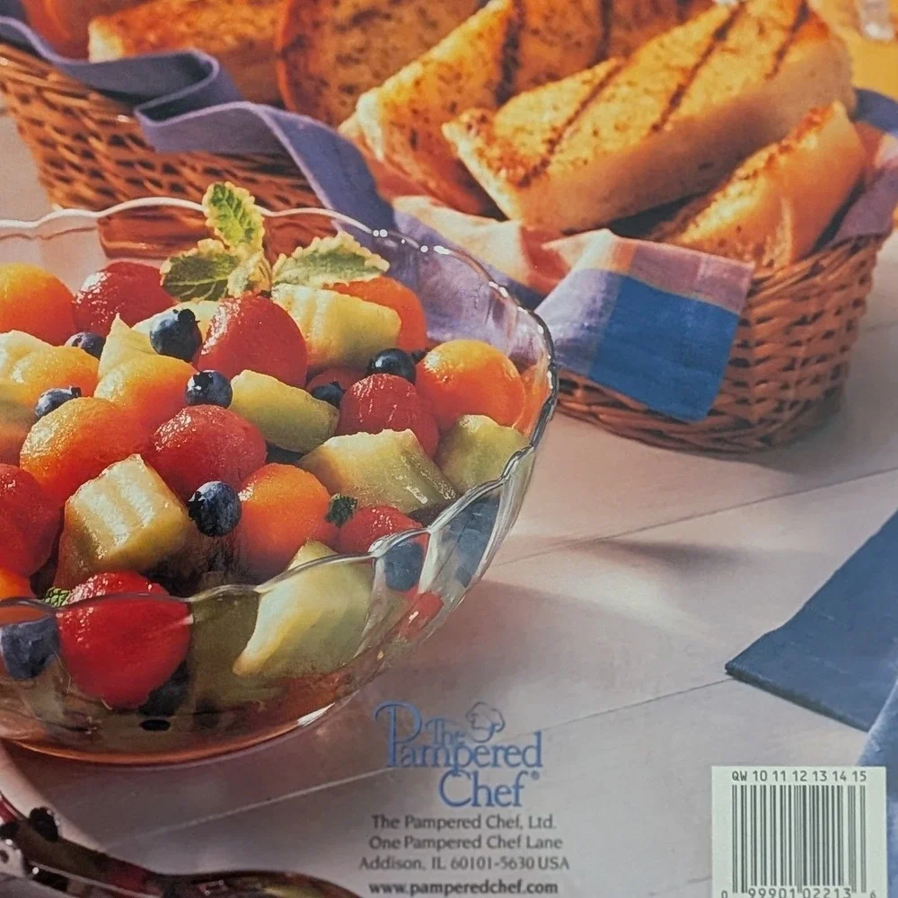 The Pampered Chef Casual‎ Cooking Easy Recipes for Indoors and Out 2002 Cookbook